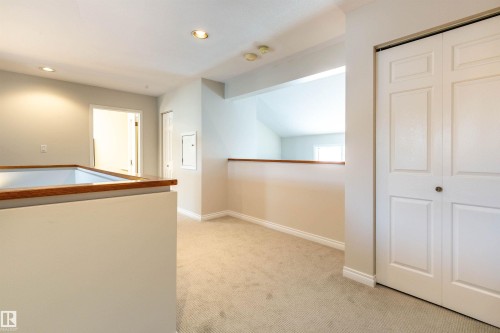 232 Gariepy Crescent, Edmonton, AB - Indoor Photo Showing Other Room
