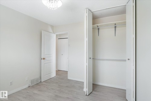 5 8030 141 Avenue, Edmonton, AB - Indoor Photo Showing Other Room