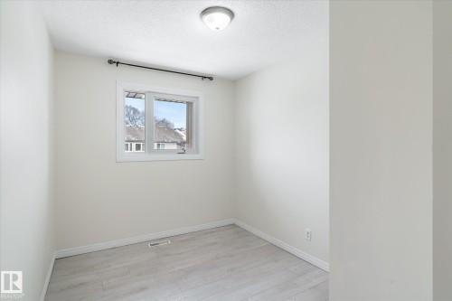 5 8030 141 Avenue, Edmonton, AB - Indoor Photo Showing Other Room