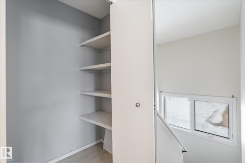 5 8030 141 Avenue, Edmonton, AB - Indoor