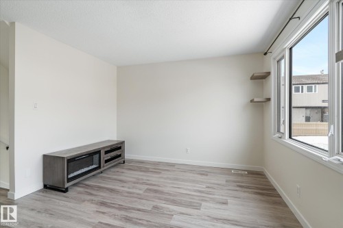 5 8030 141 Avenue, Edmonton, AB - Indoor Photo Showing Other Room