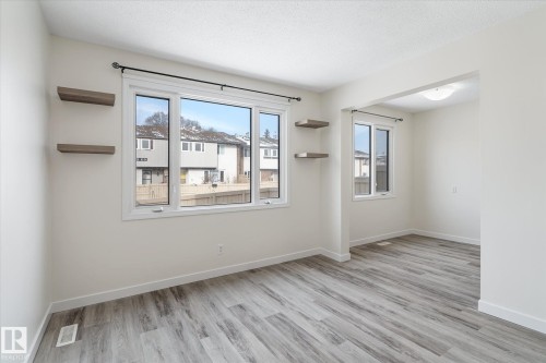 5 8030 141 Avenue, Edmonton, AB - Indoor Photo Showing Other Room