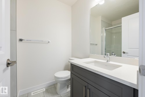 1531 211 Street, Edmonton, AB - Indoor Photo Showing Bathroom