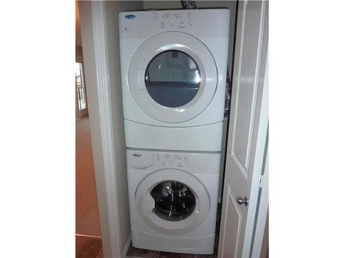 205 11816 22 Avenue, Edmonton, AB - Indoor Photo Showing Laundry Room