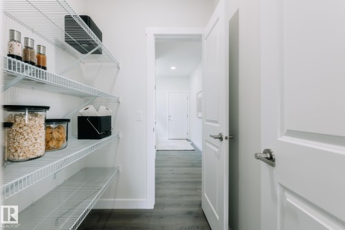 803 157 Avenue, Edmonton, AB - Indoor