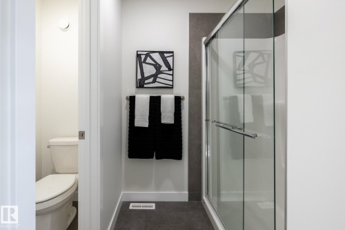 803 157 Avenue, Edmonton, AB - Indoor Photo Showing Bathroom