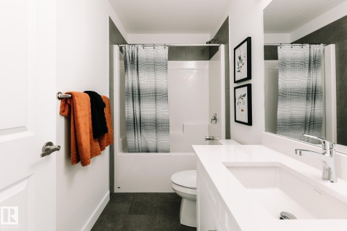 803 157 Avenue, Edmonton, AB - Indoor Photo Showing Bathroom