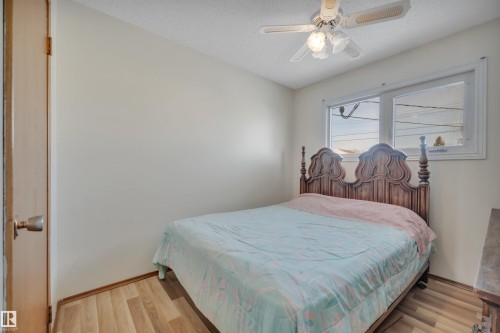 8104 135 Avenue, Edmonton, AB - Indoor Photo Showing Bedroom