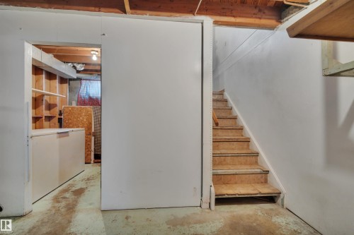 8104 135 Avenue, Edmonton, AB - Indoor