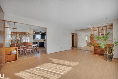 8104 135 Avenue, Edmonton, AB - Indoor