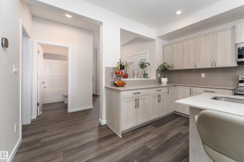 2120 Muckleplum Crescent, Edmonton, AB - Indoor Photo Showing Kitchen