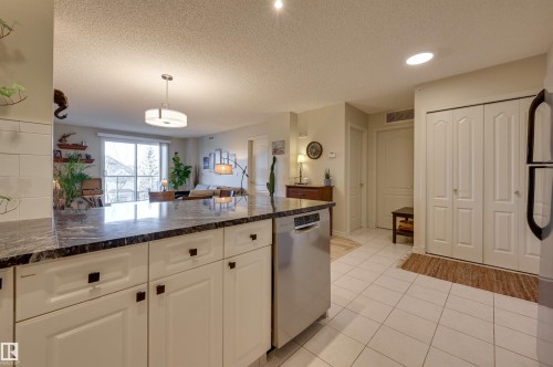 306 10909 103 Avenue, Edmonton, AB - Indoor Photo Showing Kitchen
