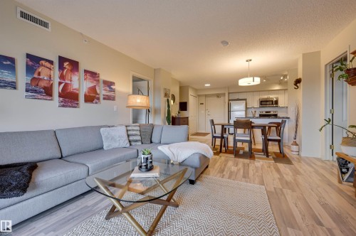 306 10909 103 Avenue, Edmonton, AB - Indoor Photo Showing Living Room
