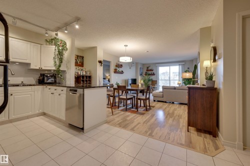 306 10909 103 Avenue, Edmonton, AB - Indoor Photo Showing Kitchen