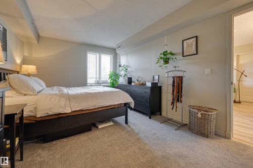 306 10909 103 Avenue, Edmonton, AB - Indoor Photo Showing Bedroom