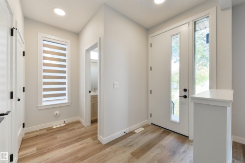 8311 & 8313 76 Avenue, Edmonton, AB - Indoor Photo Showing Other Room