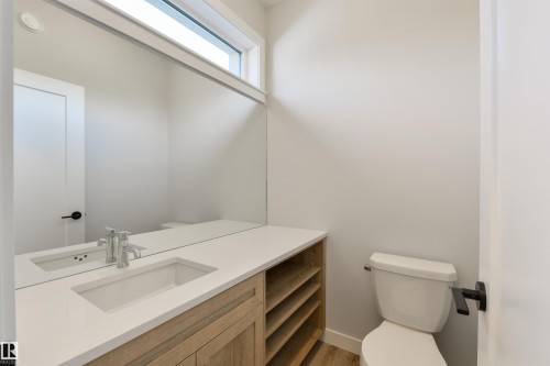 8311 & 8313 76 Avenue, Edmonton, AB - Indoor Photo Showing Bathroom