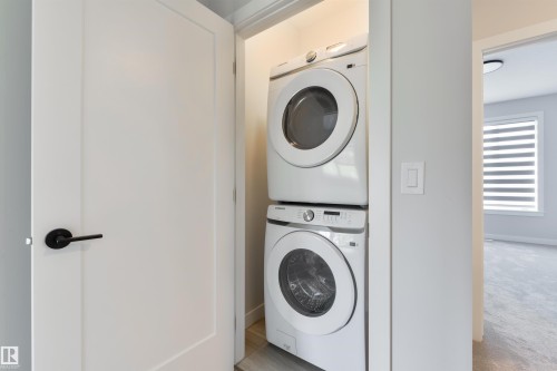 8311 & 8313 76 Avenue, Edmonton, AB - Indoor Photo Showing Laundry Room