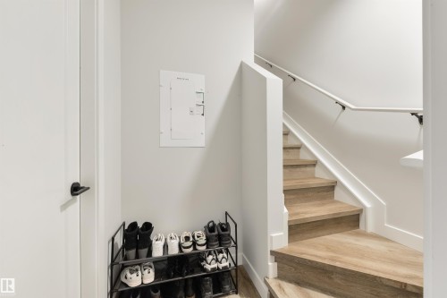 8311 & 8313 76 Avenue, Edmonton, AB - Indoor Photo Showing Other Room