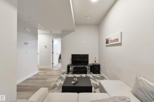 8311 & 8313 76 Avenue, Edmonton, AB - Indoor