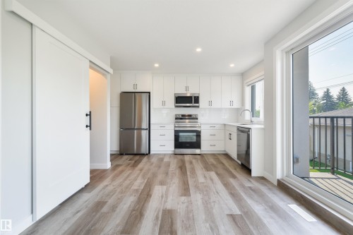 8311 & 8313 76 Avenue, Edmonton, AB - Indoor Photo Showing Kitchen