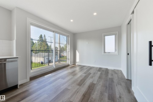 8311 & 8313 76 Avenue, Edmonton, AB - Indoor Photo Showing Other Room