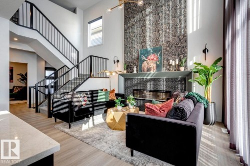 959 18 Avenue, Edmonton, AB - Indoor With Fireplace