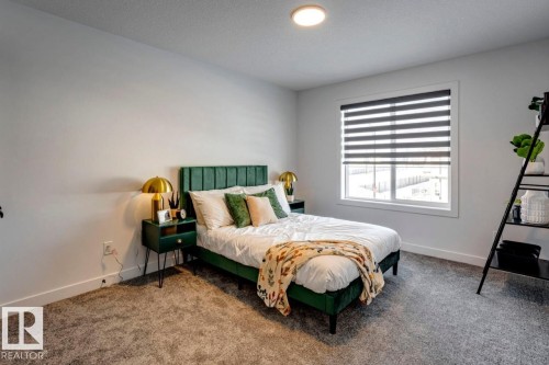959 18 Avenue, Edmonton, AB - Indoor Photo Showing Bedroom