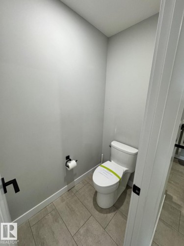 5321 Kimball Place, Edmonton, AB - Indoor Photo Showing Bathroom