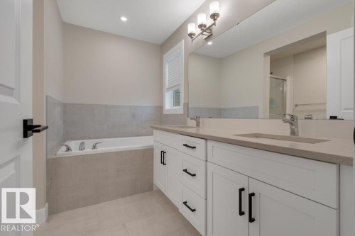 22829 95A Avenue, Edmonton, AB - Indoor Photo Showing Bathroom