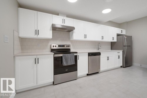22829 95A Avenue, Edmonton, AB - Indoor Photo Showing Kitchen
