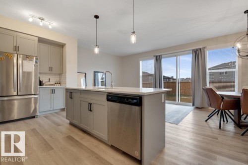 22829 95A Avenue, Edmonton, AB - Indoor Photo Showing Kitchen With Upgraded Kitchen