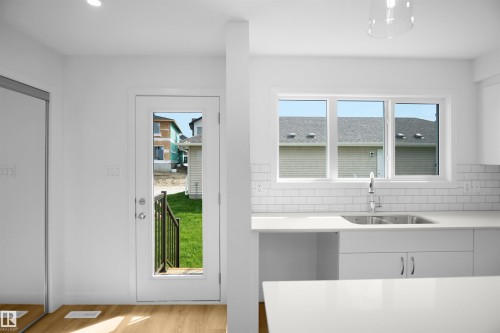 19453 22 Avenue, Edmonton, AB - Indoor Photo Showing Kitchen