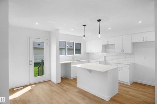 19453 22 Avenue, Edmonton, AB - Indoor Photo Showing Kitchen With Upgraded Kitchen