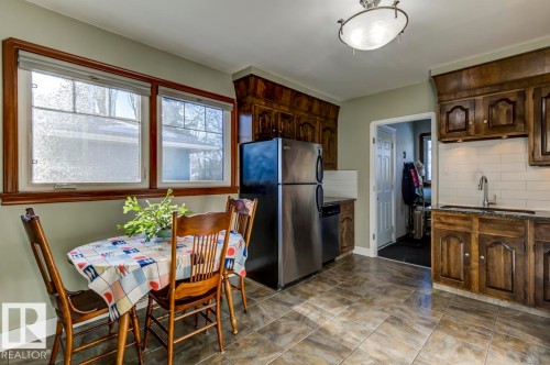 10714 128 Street, Edmonton, AB - Indoor