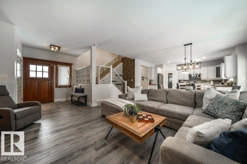 5211 Cercle Ciel, Beaumont, AB - Indoor Photo Showing Living Room
