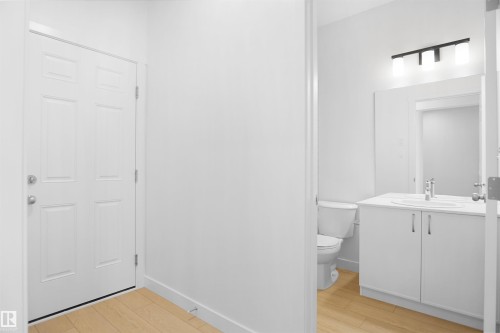 30 Nerine Crescent, St. Albert, AB - Indoor Photo Showing Bathroom