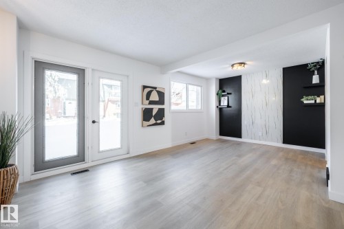 13449 40 Street, Edmonton, AB - Indoor