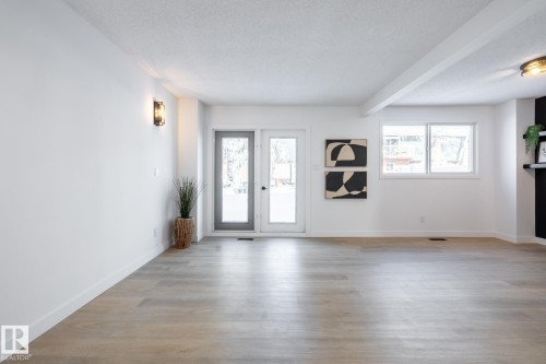 13449 40 Street, Edmonton, AB - Indoor