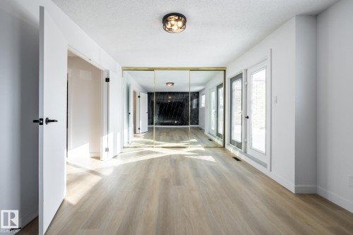 13449 40 Street, Edmonton, AB - Indoor
