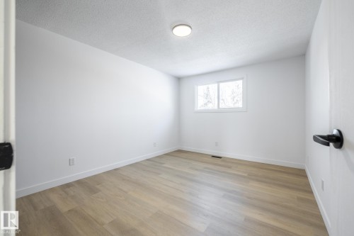 13449 40 Street, Edmonton, AB - Indoor Photo Showing Other Room