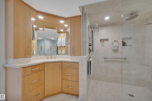 310 11220 99 Avenue, Edmonton, AB - Indoor Photo Showing Bathroom