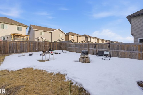 Fenced backyard featuring a residential view - 2923 16 Street, Edmonton, AB - Outdoor