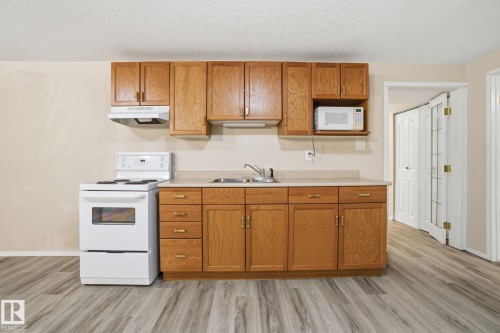 4015 120 Street, Edmonton, AB - Indoor Photo Showing Kitchen