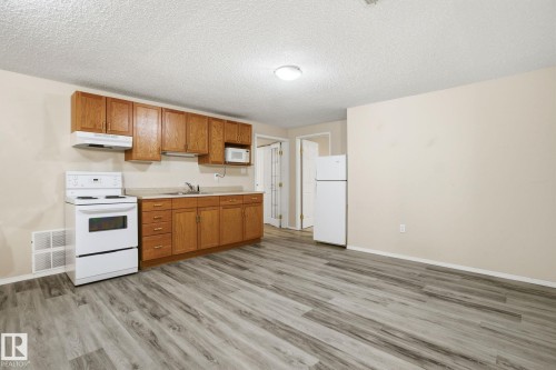 4015 120 Street, Edmonton, AB - Indoor Photo Showing Kitchen