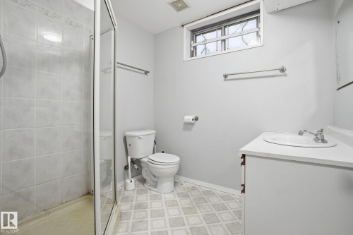 4015 120 Street, Edmonton, AB - Indoor Photo Showing Bathroom