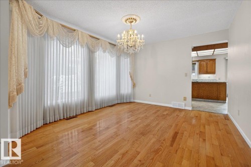 470 Rooney Crescent, Edmonton, AB - Indoor Photo Showing Other Room