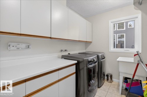 470 Rooney Crescent, Edmonton, AB - Indoor Photo Showing Laundry Room
