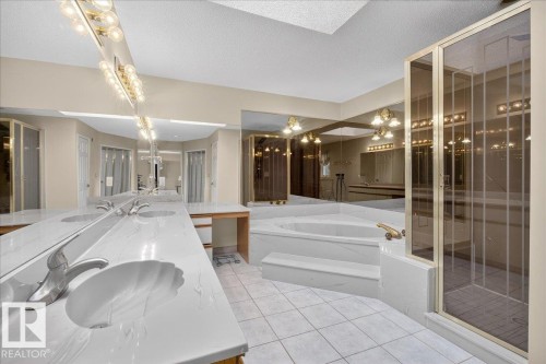 470 Rooney Crescent, Edmonton, AB - Indoor Photo Showing Bathroom