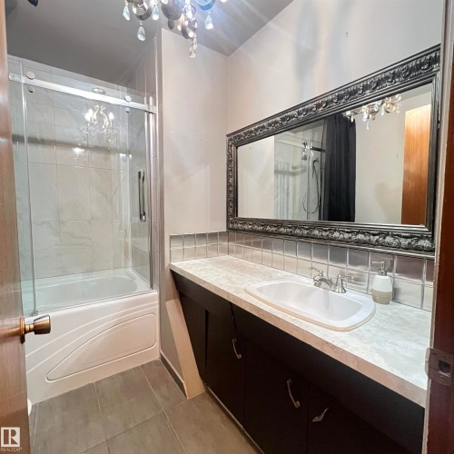 15003 81 Street, Edmonton, AB - Indoor Photo Showing Bathroom